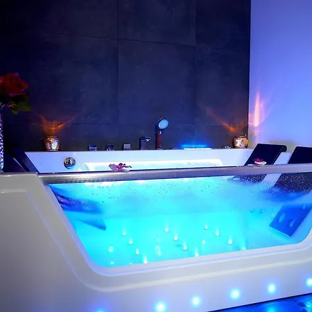 Modern Jacuzzi